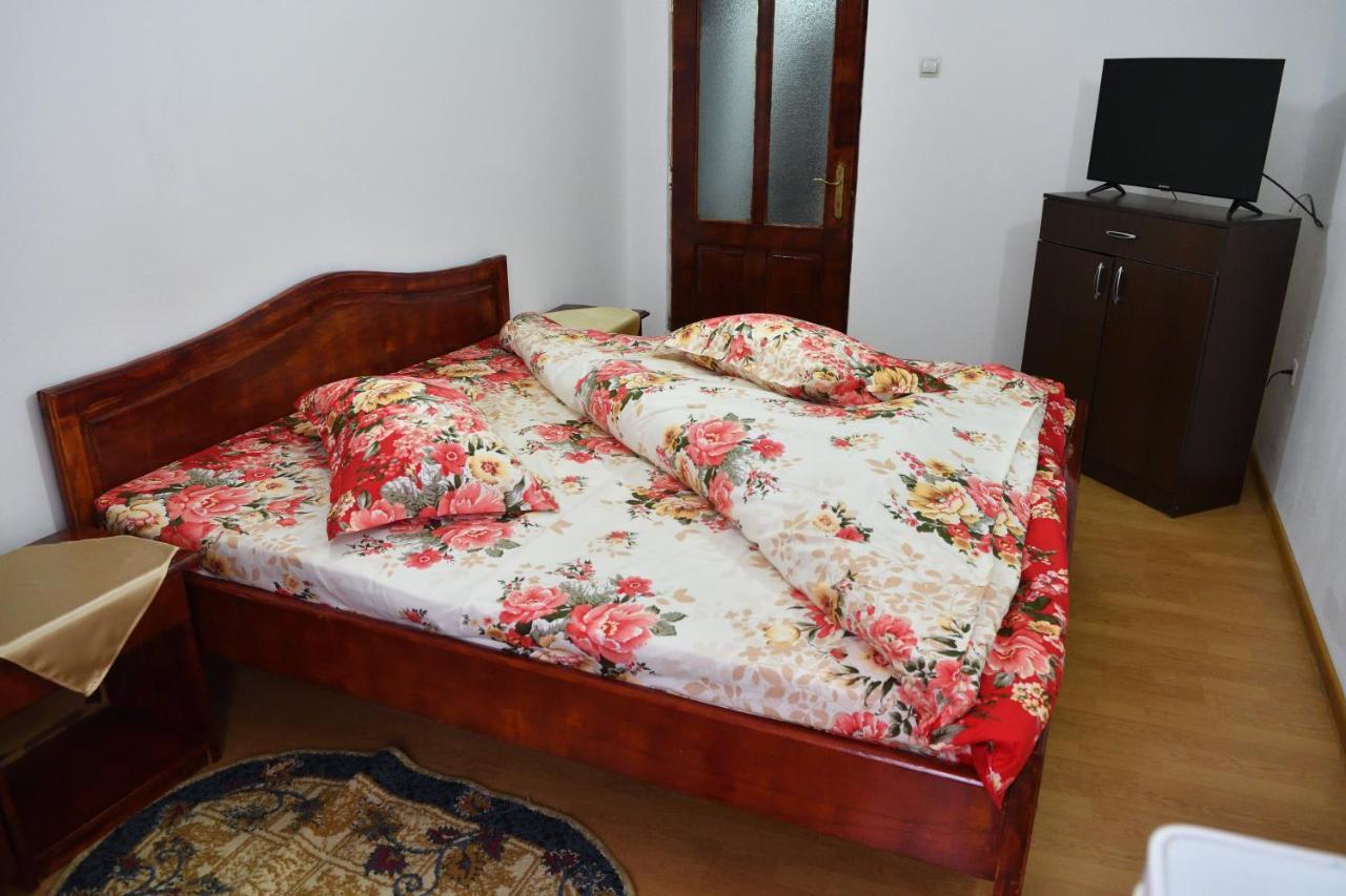 Casa Simescu I Hostel Caransebeş Εξωτερικό φωτογραφία